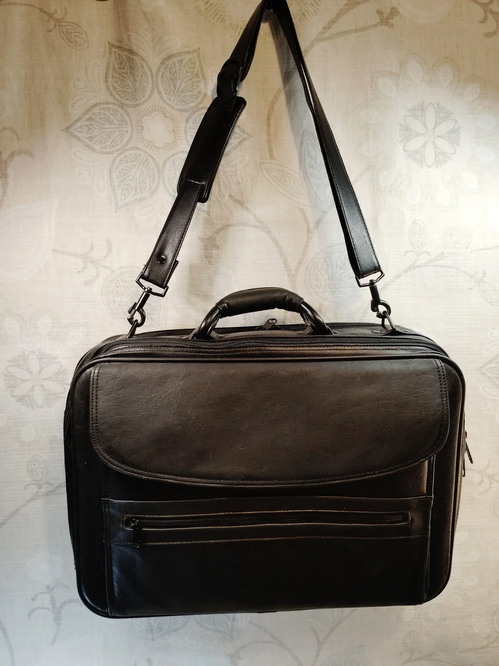Rafael Black Leather Briefcase, Laptop Messenger/Travel Bag